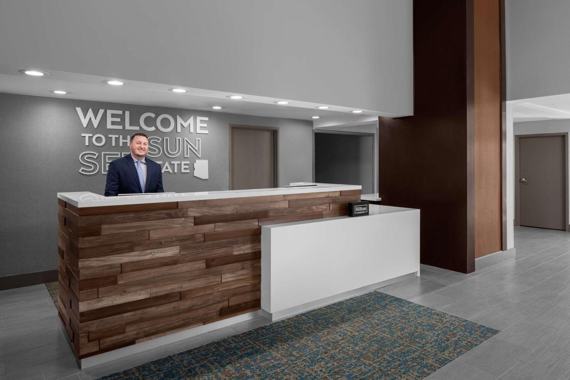 Hampton Inn Phoenix - Biltmore Dış mekan fotoğraf