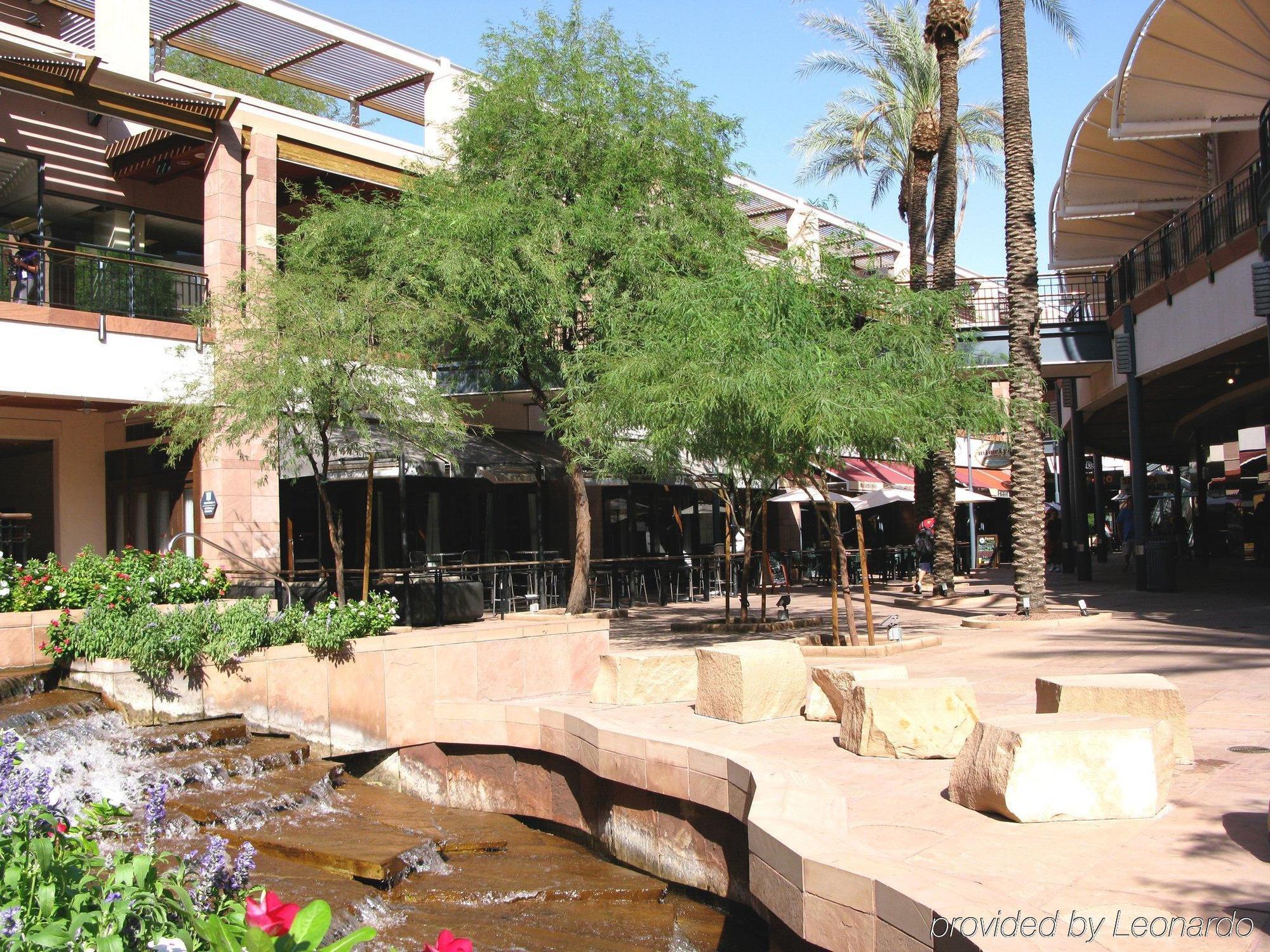 Hampton Inn Phoenix - Biltmore Dış mekan fotoğraf